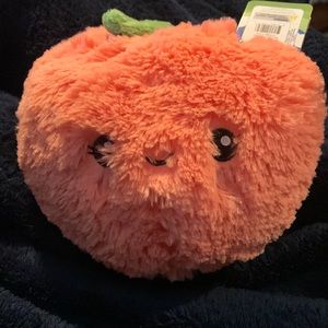 Mini peach squishable